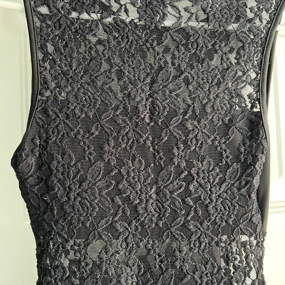 Black Solid and Lace Dress - Picture 4 of 7